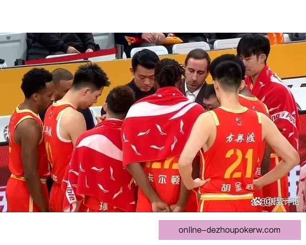 中国男篮激战正酣精彩直播中,赛场局势紧张球迷热情高涨 中国男篮激战正酣精彩直播中,赛场局势紧张球迷热情高涨