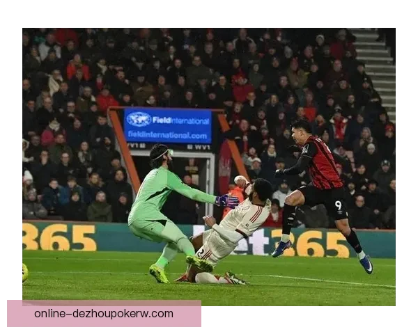 利物浦上演惊天绝杀逆转比赛精彩时刻震撼球迷全场 利物浦上演惊天绝杀逆转比赛精彩时刻震撼球迷全场