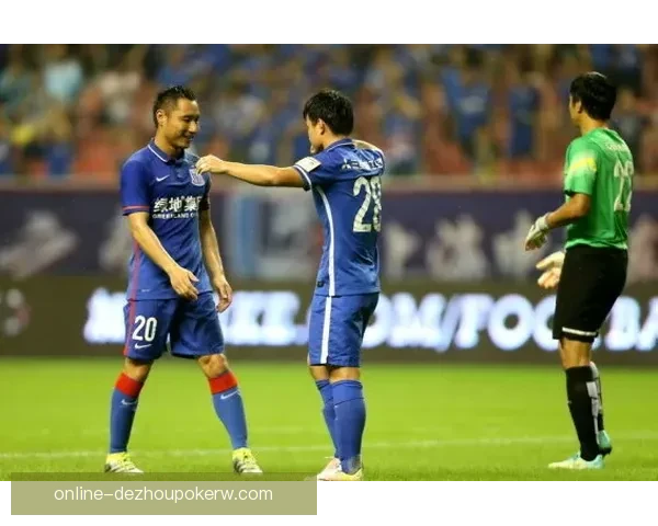 特里耐克精彩表现带领球队以3-0战胜荷路辛 揭示赛场精彩瞬间